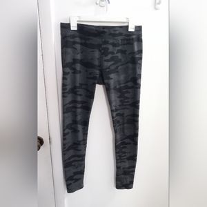 Pact organic cotton spandex camo legging LARGE Grey